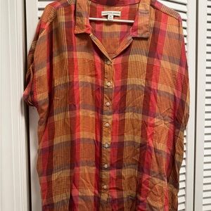 Women’s short sleeve button down